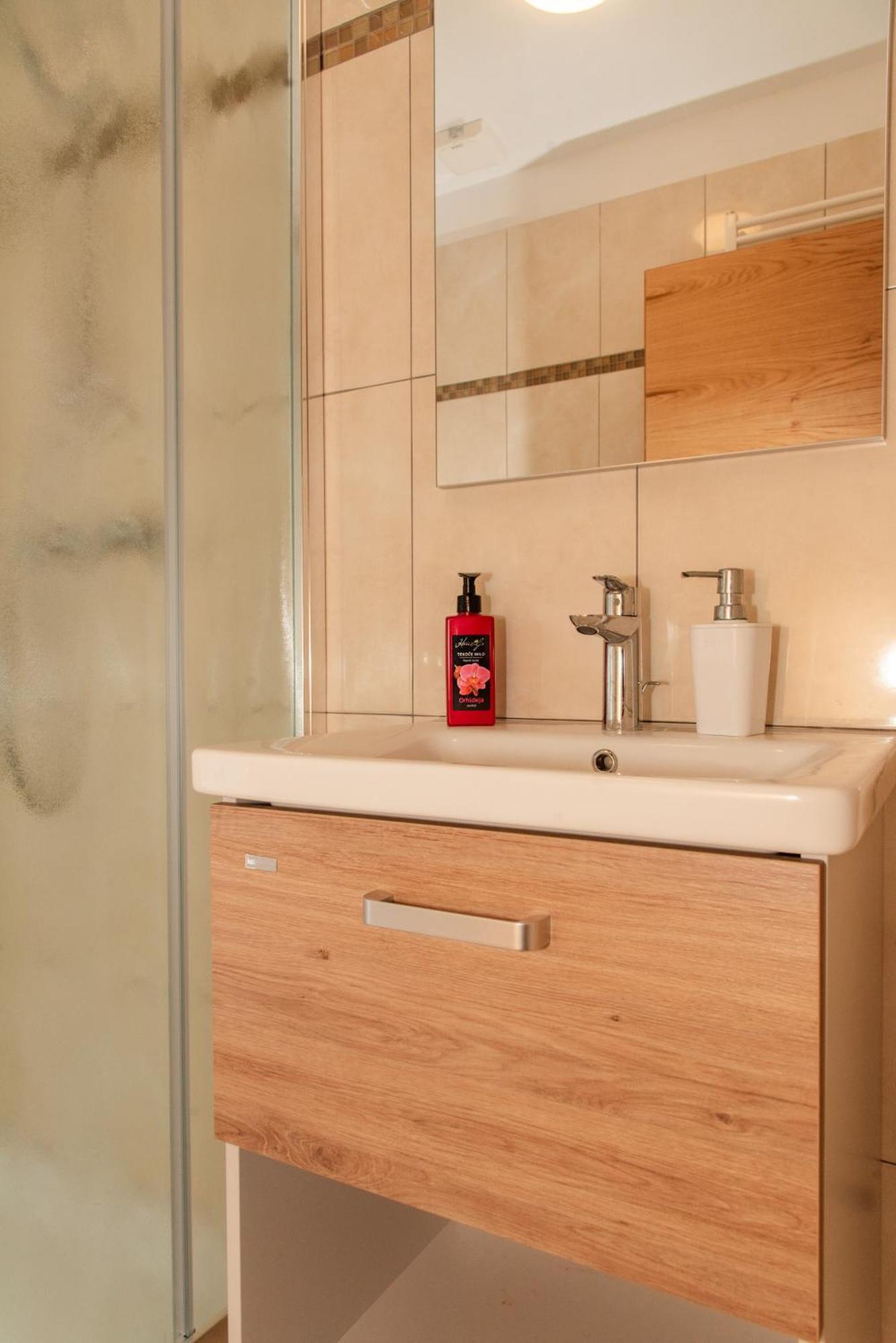 Apartmaji Tinta Kanal Εξωτερικό φωτογραφία